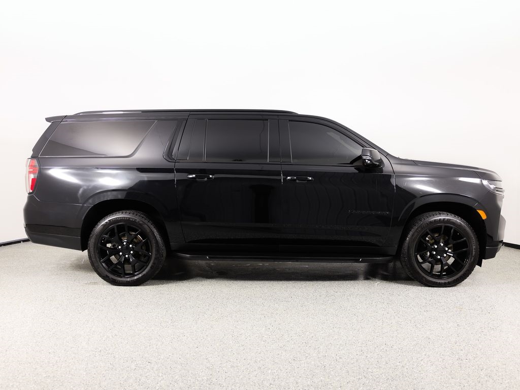 Chevrolet Suburban 4WD 4dr RST 2022