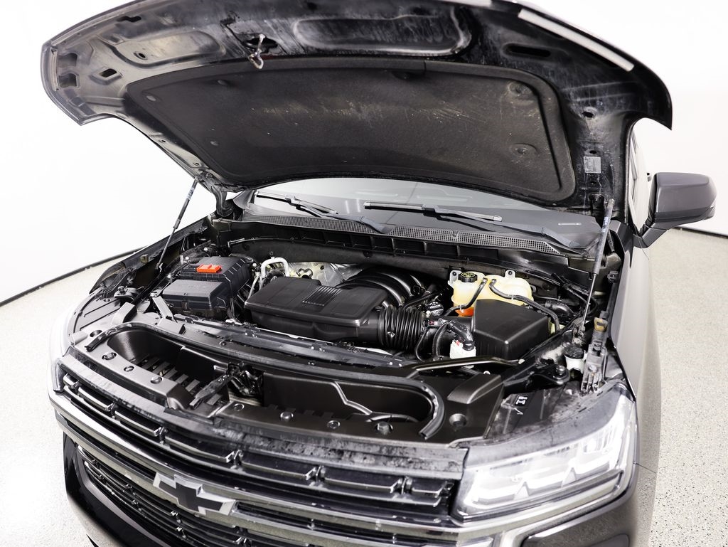 Chevrolet Suburban 4WD 4dr RST 2022