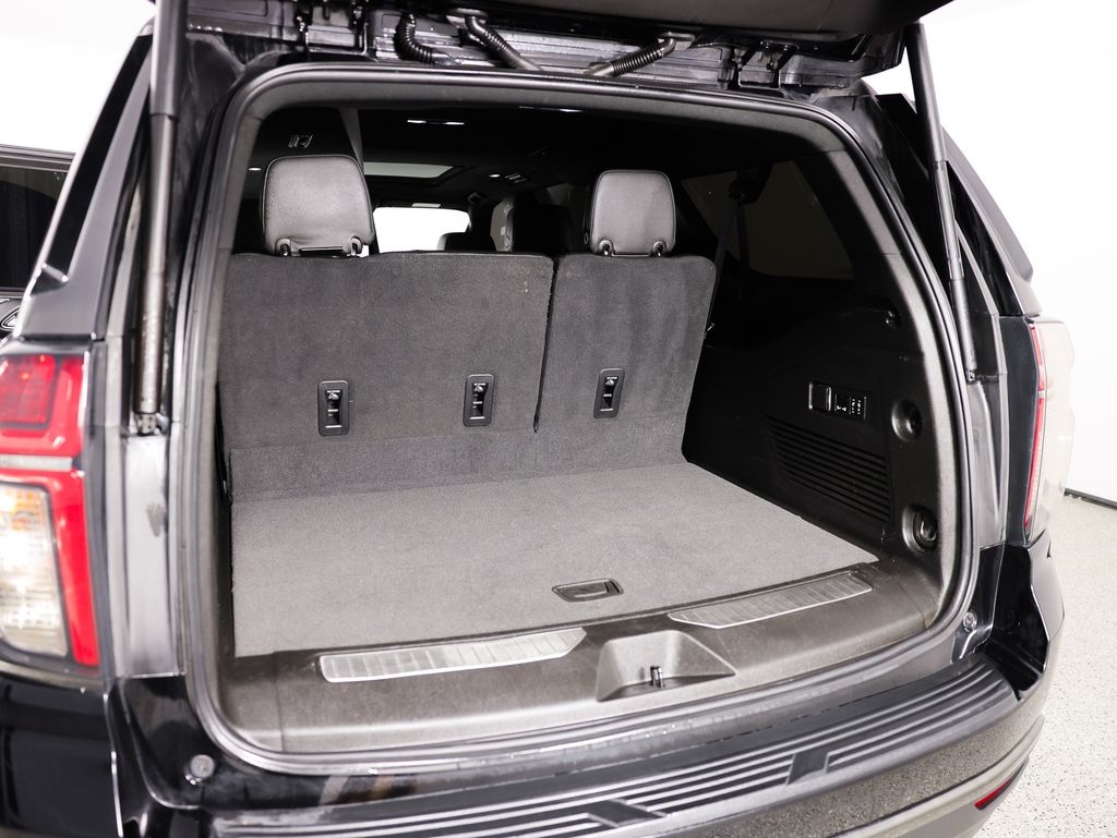 Chevrolet Suburban 4WD 4dr RST 2022