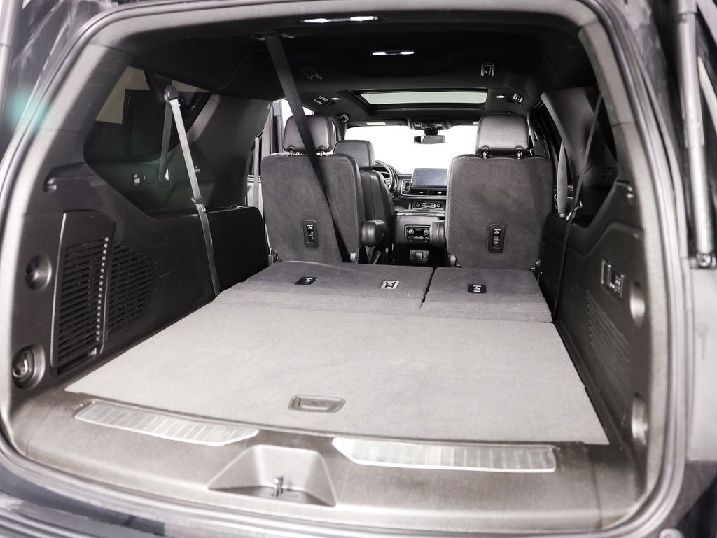 Chevrolet Suburban 4WD 4dr RST 2022