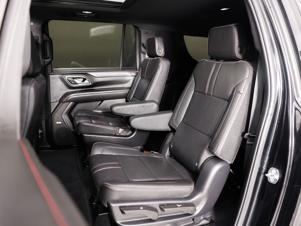 Chevrolet Suburban 4WD 4dr RST 2022