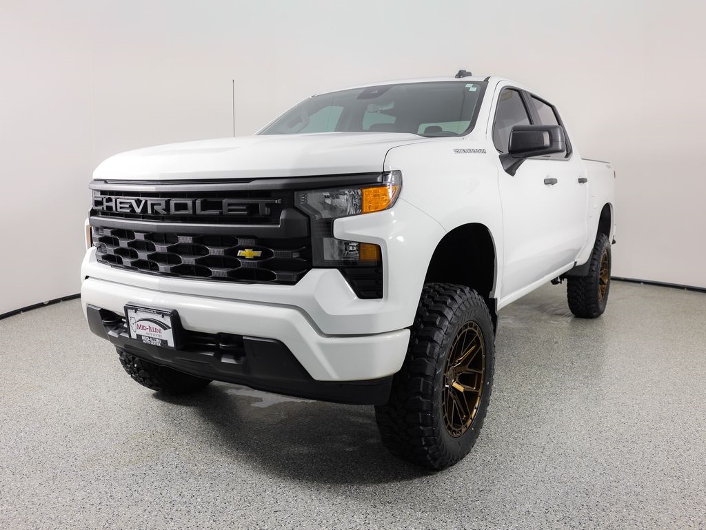 Chevrolet Silverado 1500 4WD Crew Cab 147" Custom 2023