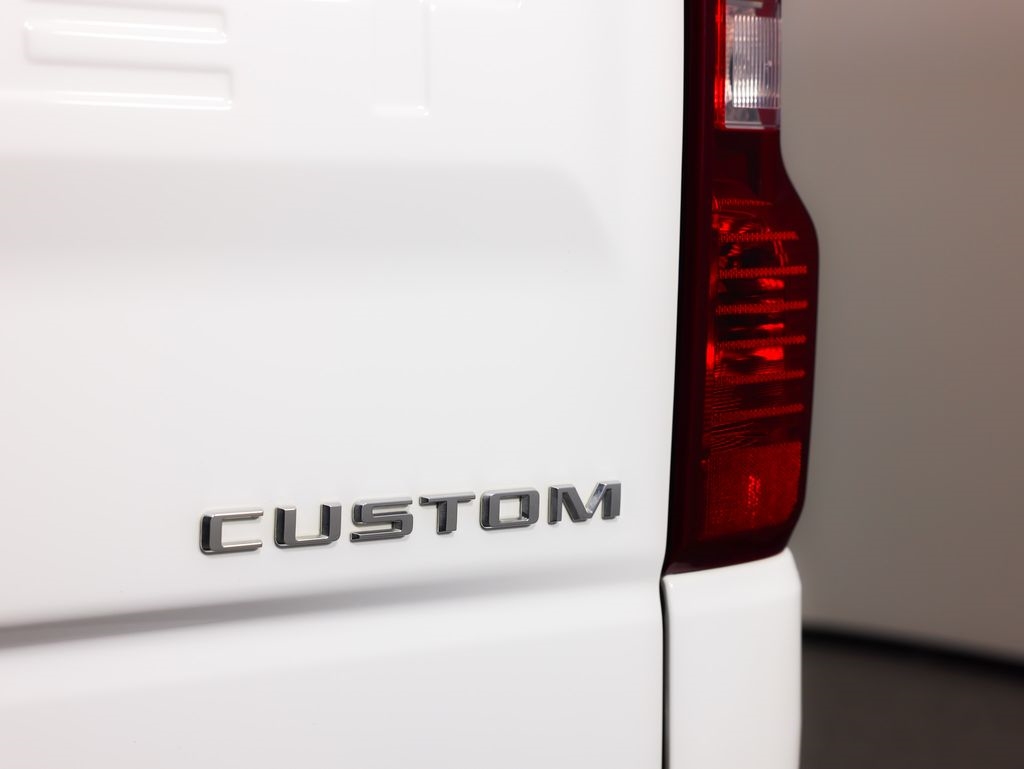 Chevrolet Silverado 1500 4WD Crew Cab 147" Custom 2023