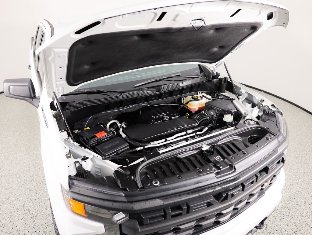Chevrolet Silverado 1500 4WD Crew Cab 147" Custom 2023
