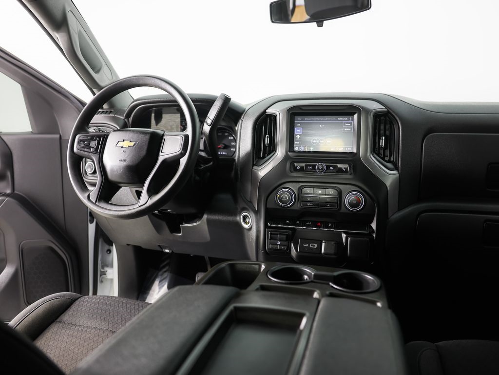 Chevrolet Silverado 1500 4WD Crew Cab 147" Custom 2023