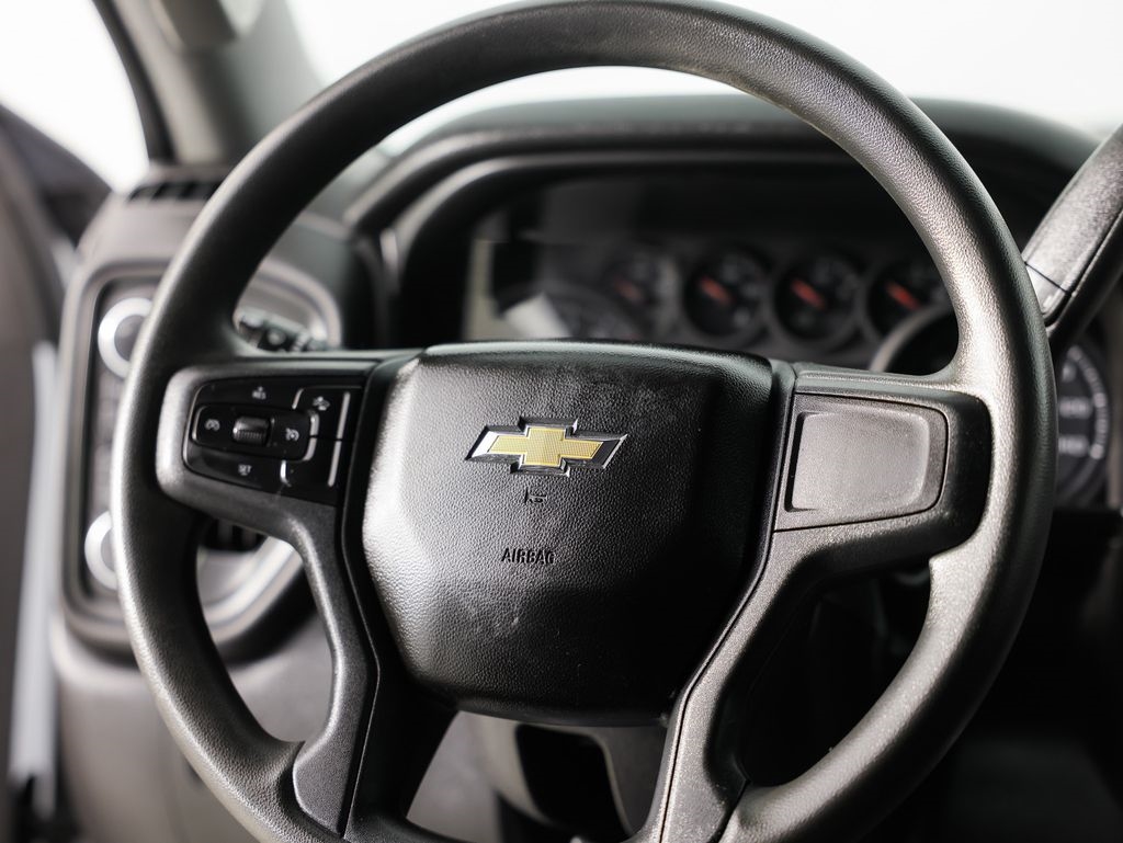 Chevrolet Silverado 1500 4WD Crew Cab 147" Custom 2023