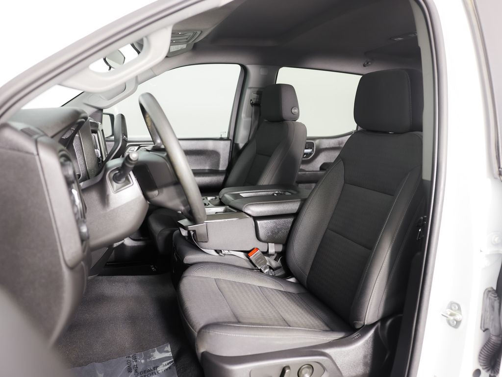 Chevrolet Silverado 1500 4WD Crew Cab 147" Custom 2023