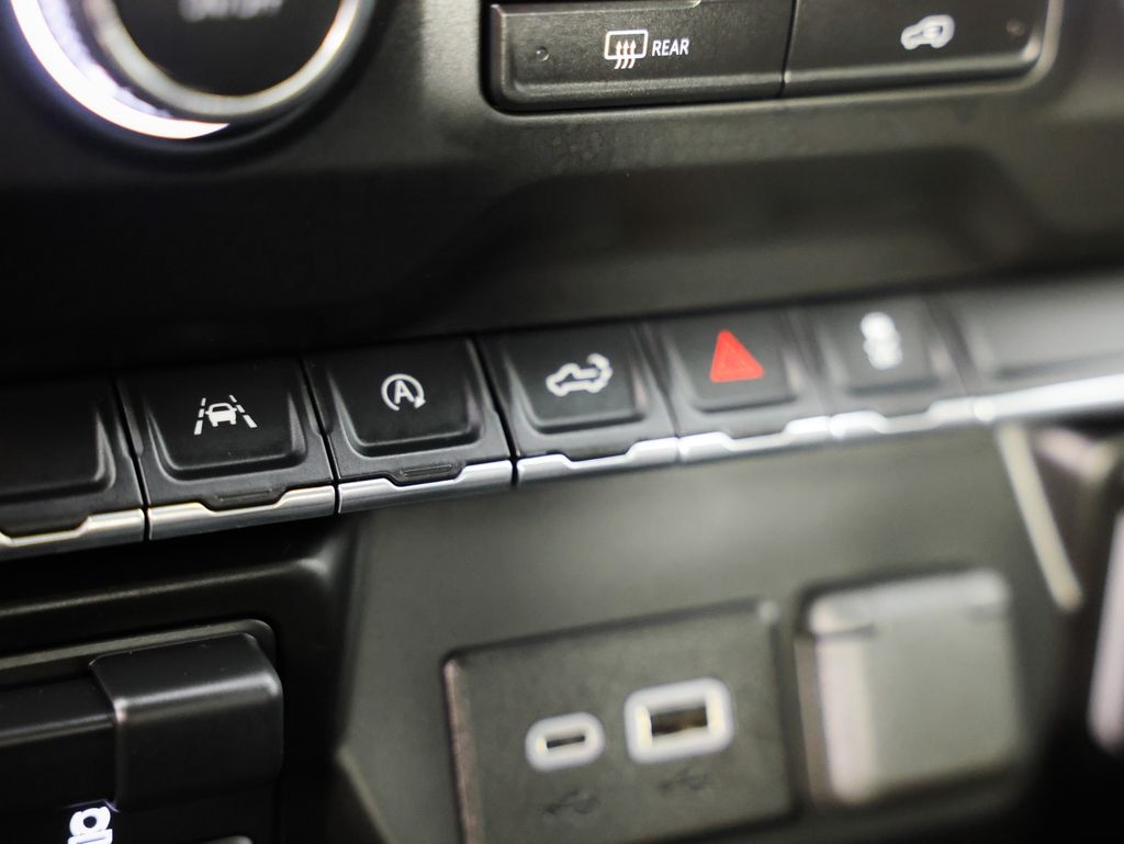 Chevrolet Silverado 1500 4WD Crew Cab 147" Custom 2023