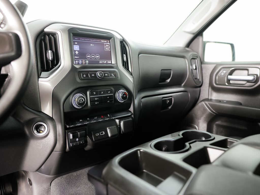 Chevrolet Silverado 1500 4WD Crew Cab 147" Custom 2023