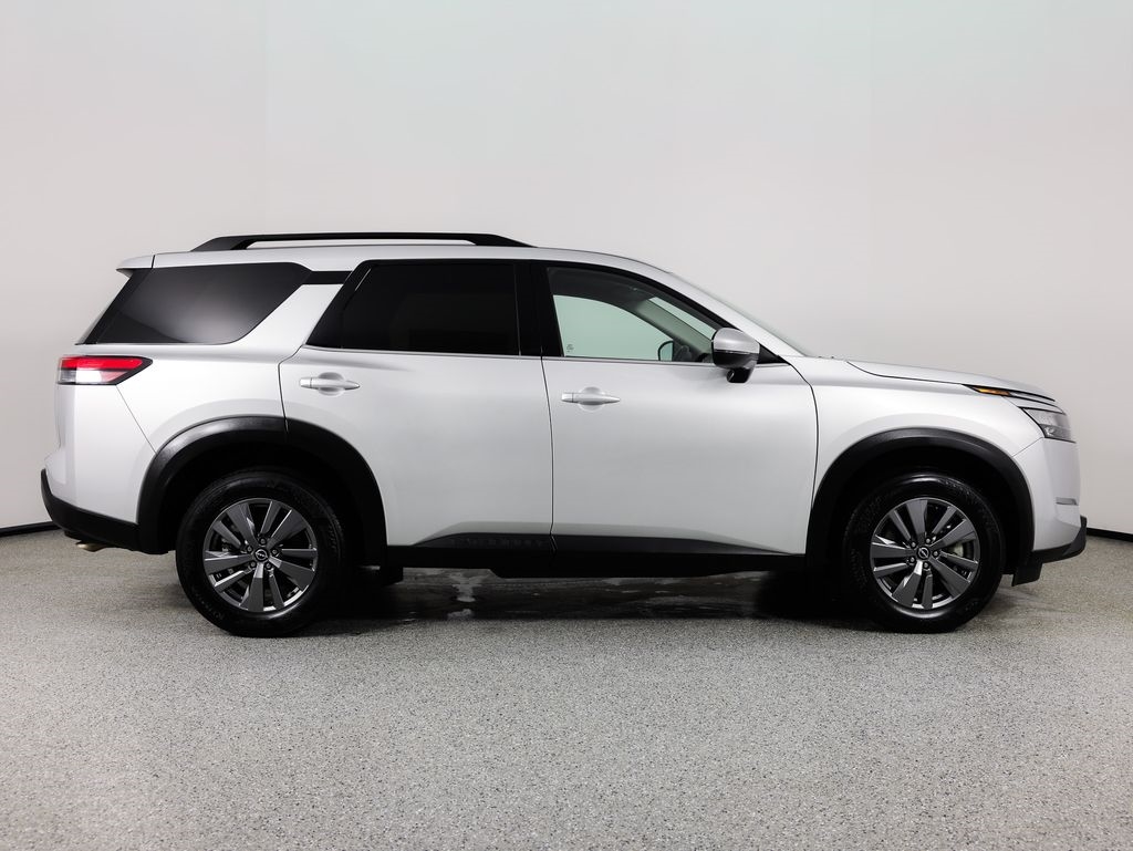 Nissan Pathfinder SV 4WD 2025