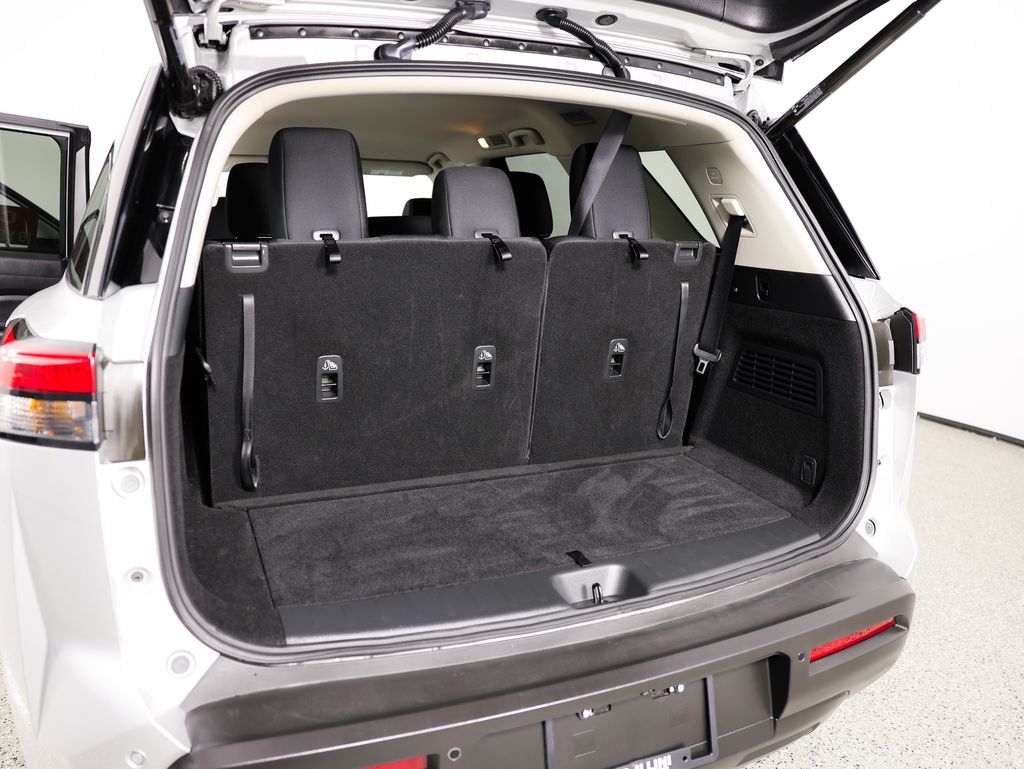 Nissan Pathfinder SV 4WD 2025