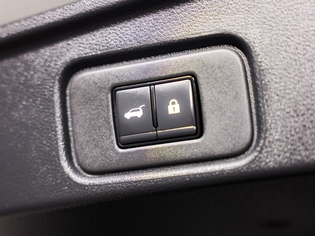 Nissan Pathfinder SV 4WD 2025