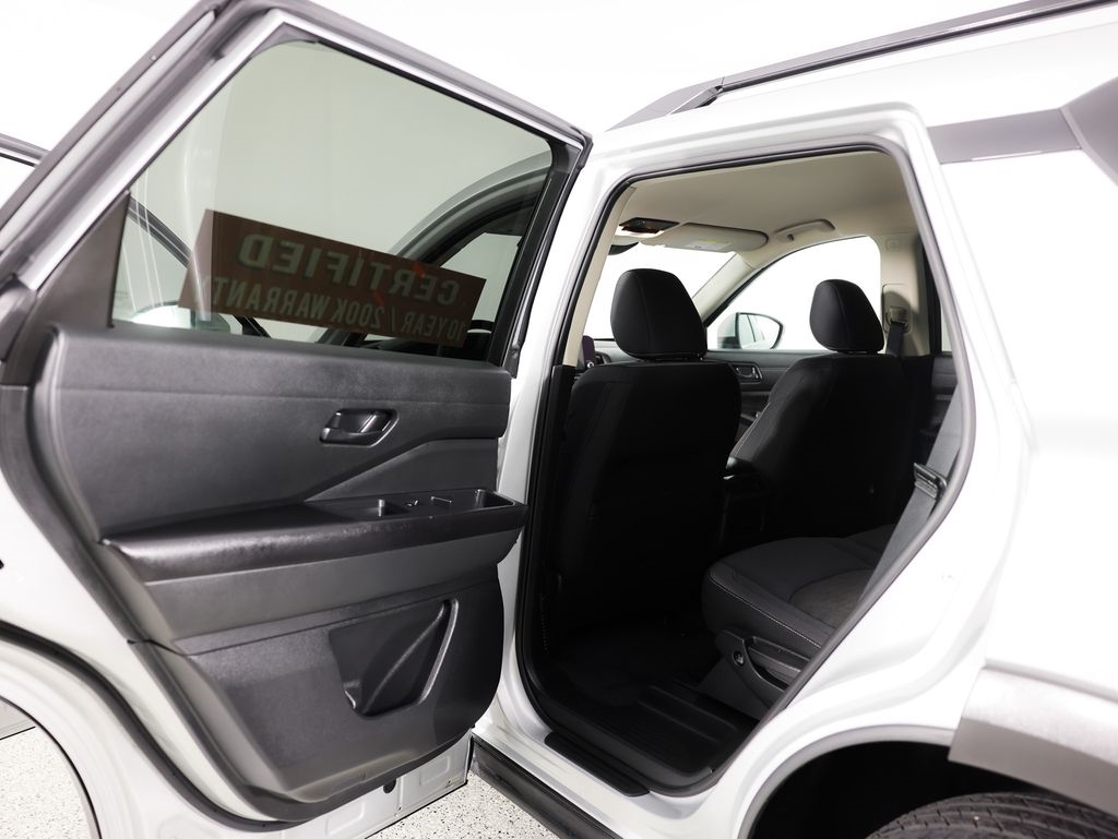 Nissan Pathfinder SV 4WD 2025