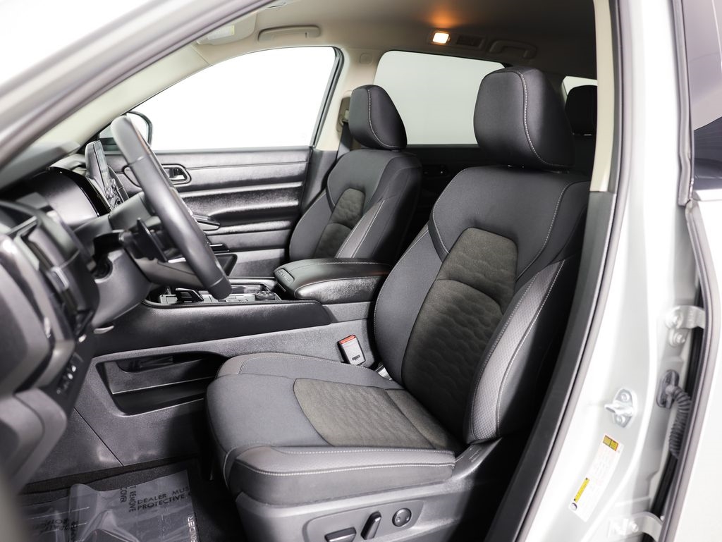 Nissan Pathfinder SV 4WD 2025