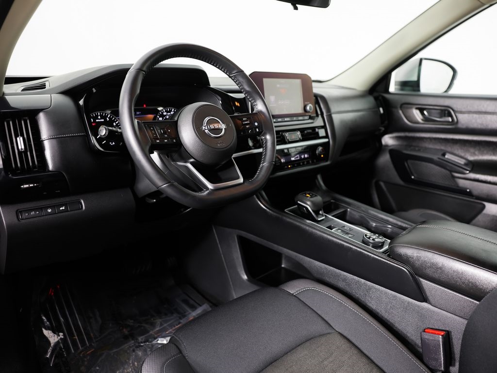 Nissan Pathfinder SV 4WD 2025