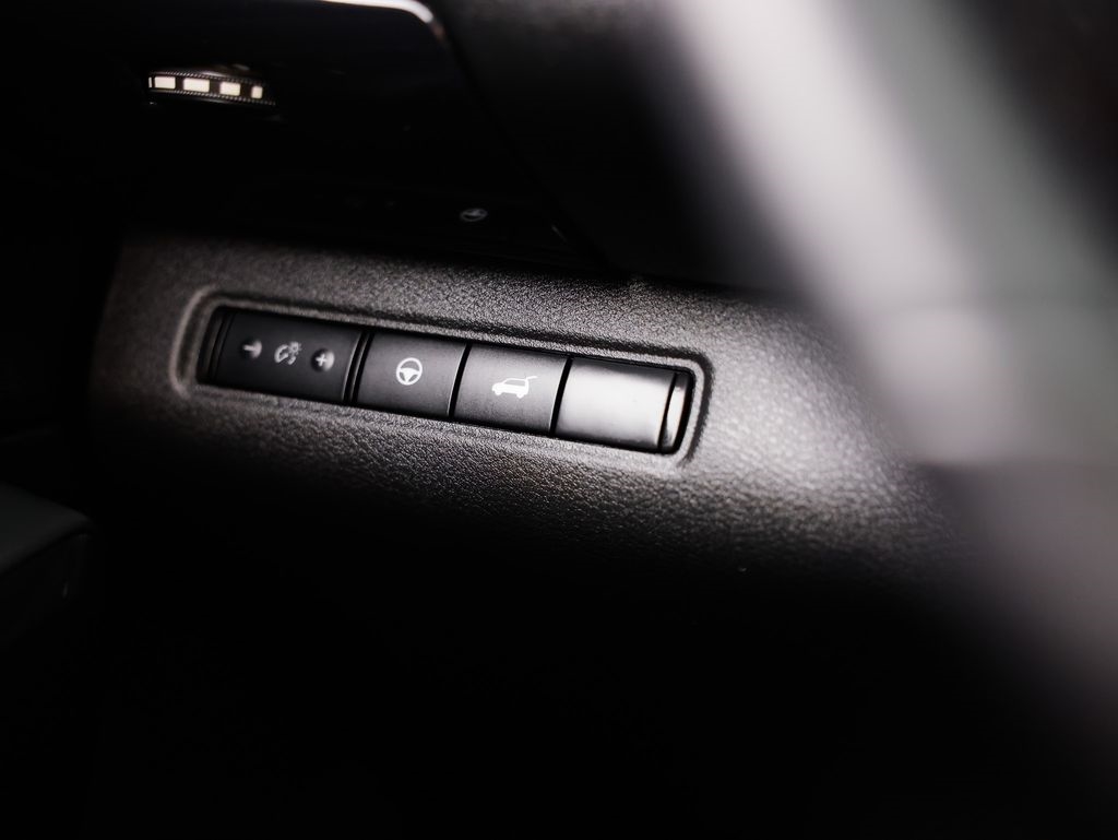 Nissan Pathfinder SV 4WD 2025