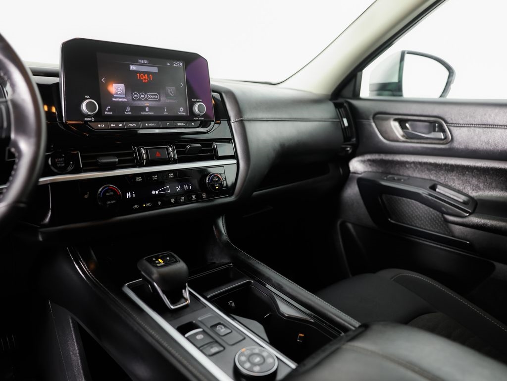 Nissan Pathfinder SV 4WD 2025