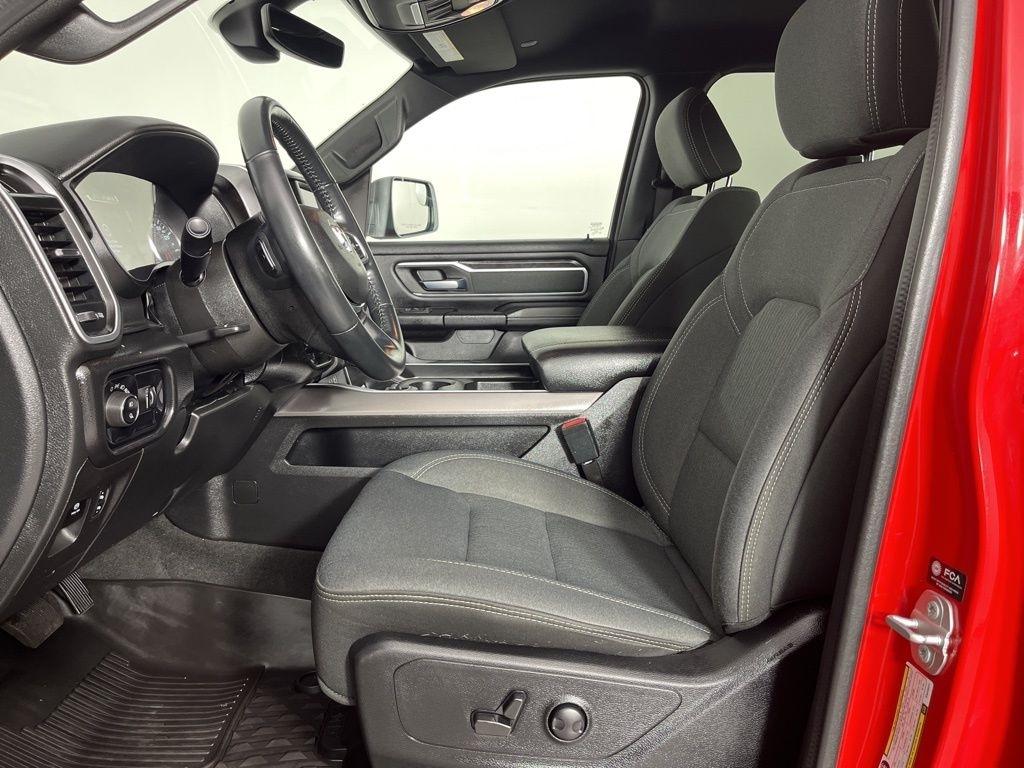 RAM 1500 Big Horn 4x4 Crew Cab 5'7" Box 2022