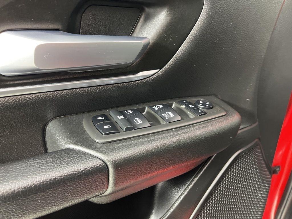 RAM 1500 Big Horn 4x4 Crew Cab 5'7" Box 2022