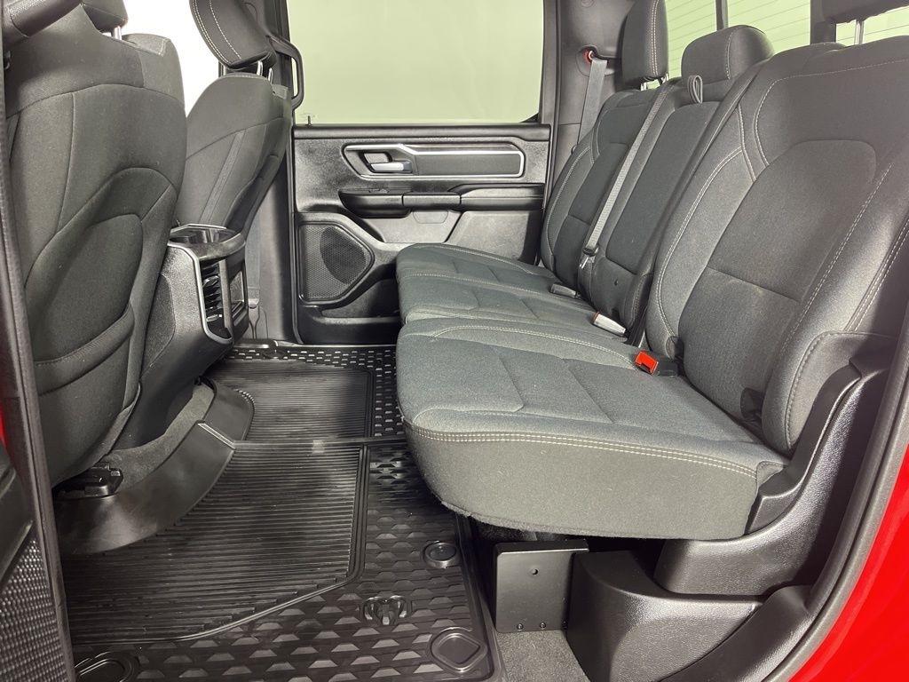 RAM 1500 Big Horn 4x4 Crew Cab 5'7" Box 2022