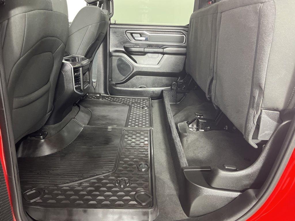 RAM 1500 Big Horn 4x4 Crew Cab 5'7" Box 2022