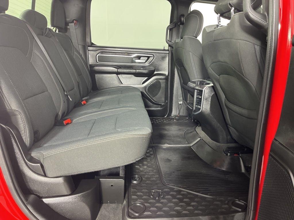 RAM 1500 Big Horn 4x4 Crew Cab 5'7" Box 2022