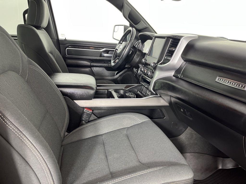 RAM 1500 Big Horn 4x4 Crew Cab 5'7" Box 2022