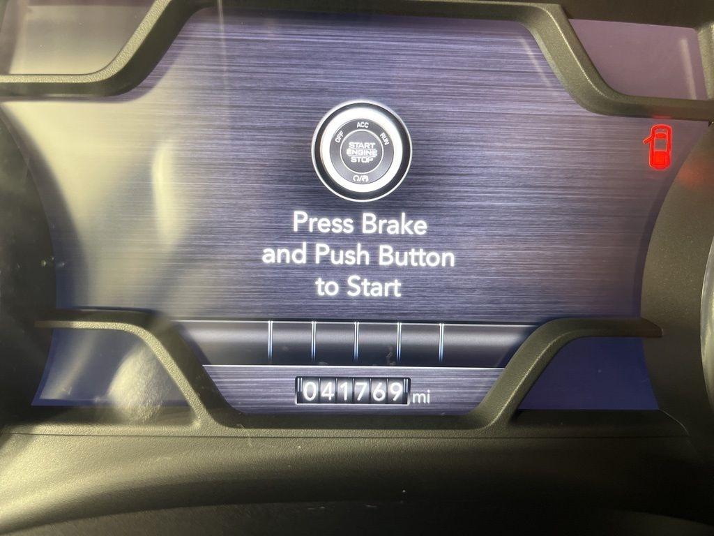 RAM 1500 Big Horn 4x4 Crew Cab 5'7" Box 2022