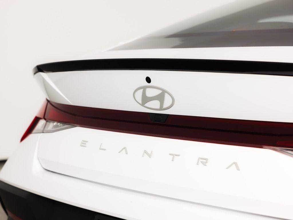 Hyundai Elantra SEL Sport IVT 2025