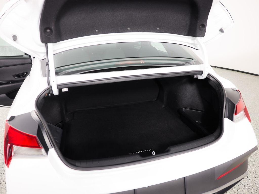 Hyundai Elantra SEL Sport IVT 2025