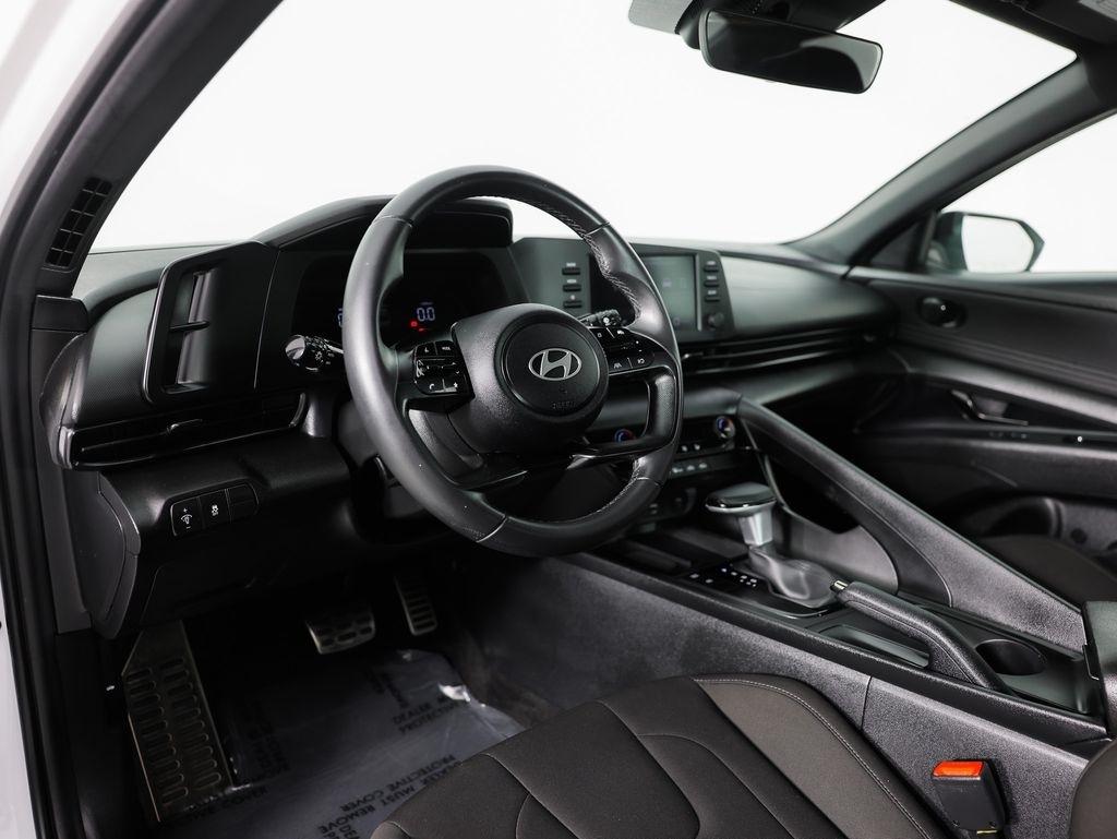 Hyundai Elantra SEL Sport IVT 2025