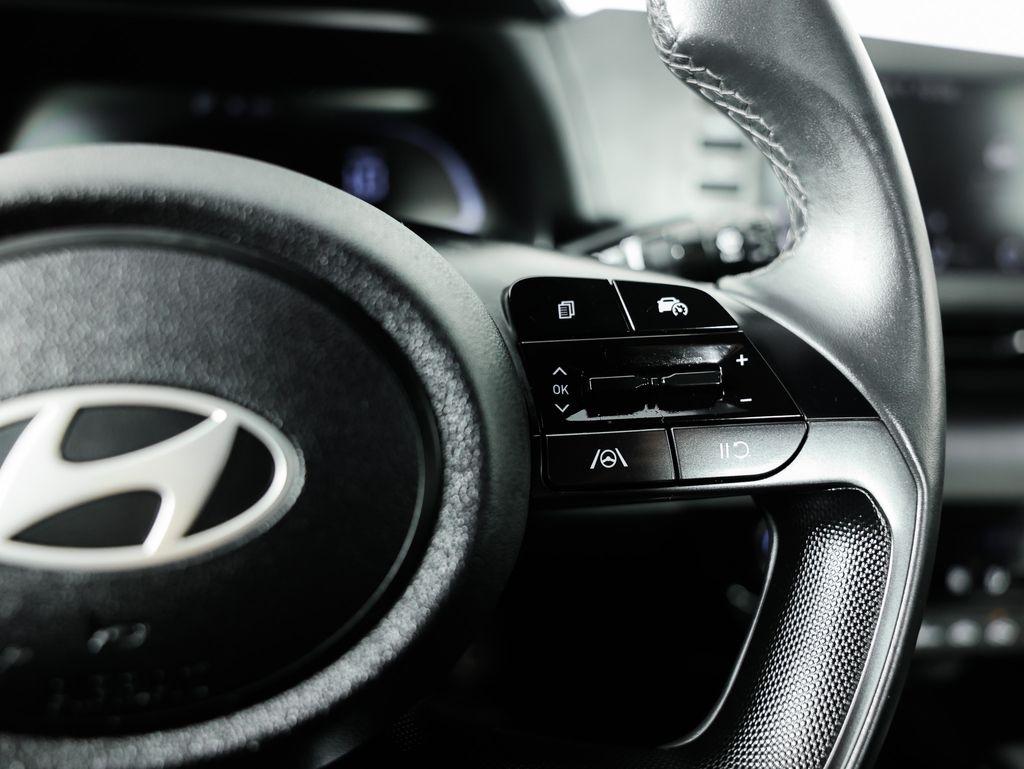 Hyundai Elantra SEL Sport IVT 2025