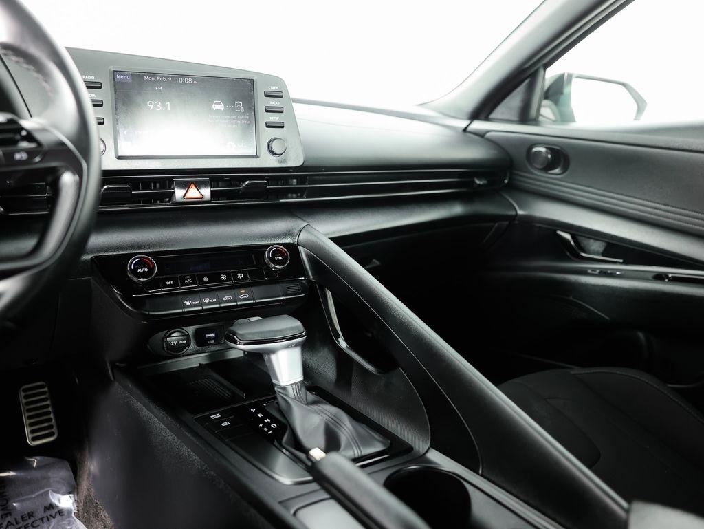 Hyundai Elantra SEL Sport IVT 2025