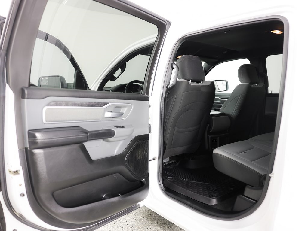 RAM 1500 Big Horn 4x4 Crew Cab 6'4" Box 2022