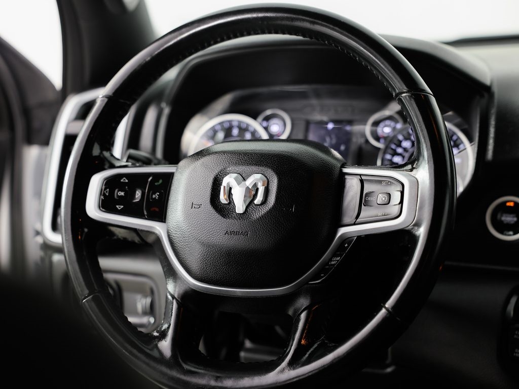 RAM 1500 Big Horn 4x4 Crew Cab 6'4" Box 2022