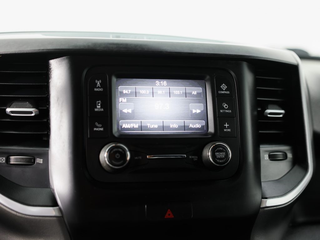 RAM 1500 Big Horn 4x4 Crew Cab 6'4" Box 2022