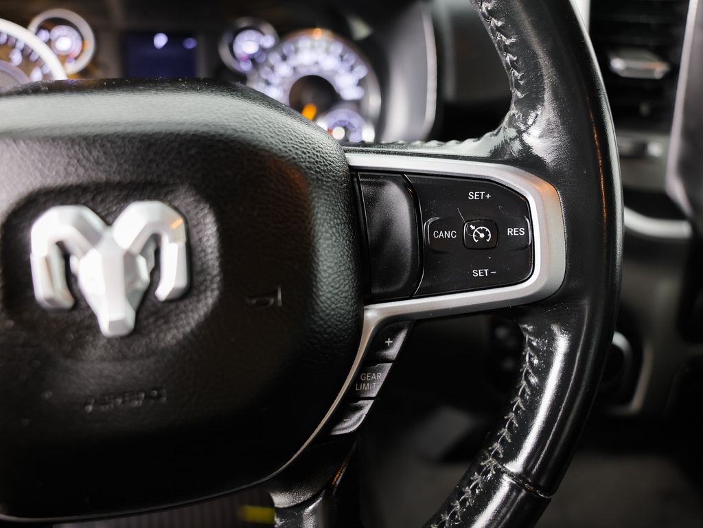 RAM 1500 Big Horn 4x4 Crew Cab 6'4" Box 2022