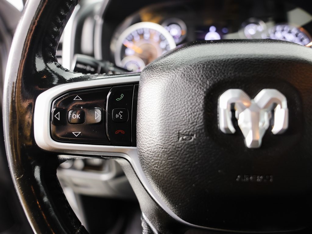 RAM 1500 Big Horn 4x4 Crew Cab 6'4" Box 2022