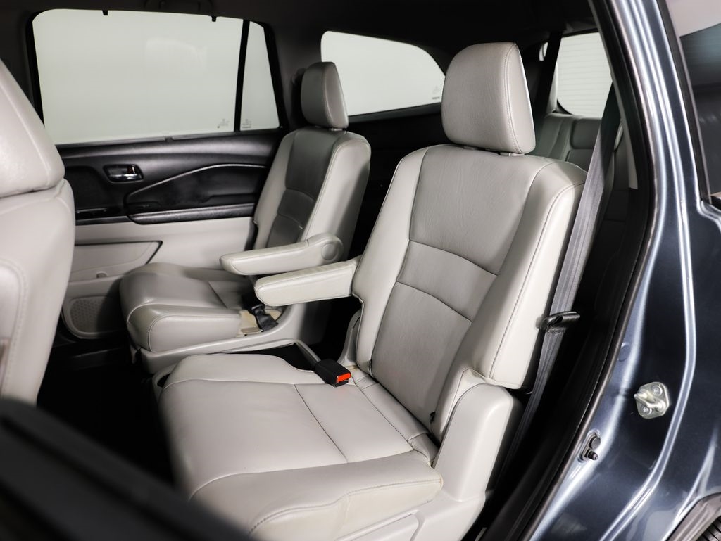 Honda Pilot Touring 7-Passenger AWD 2021