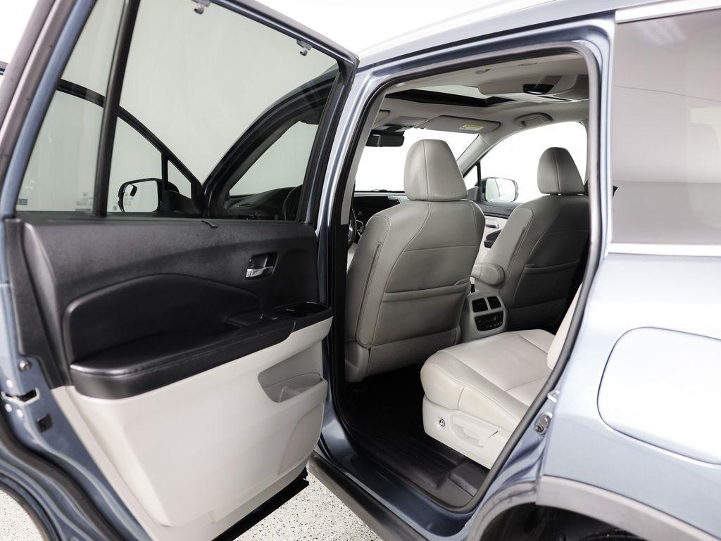 Honda Pilot Touring 7-Passenger AWD 2021