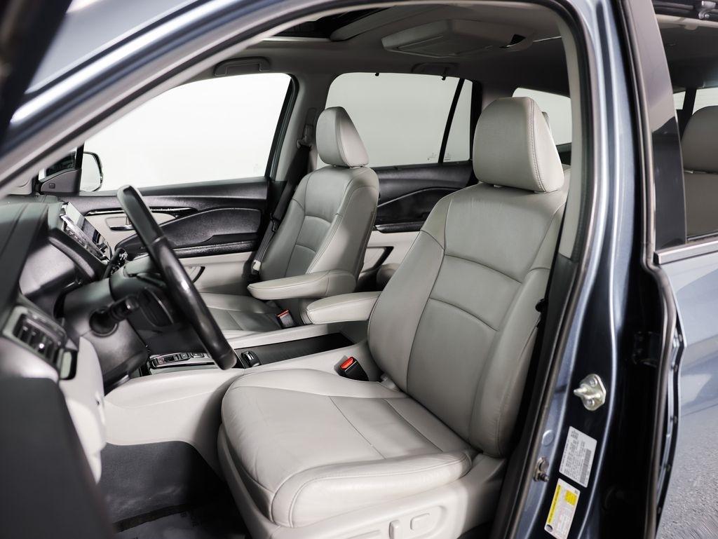 Honda Pilot Touring 7-Passenger AWD 2021