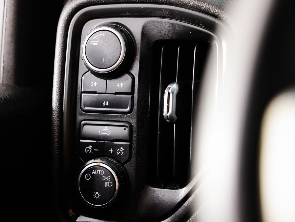 Chevrolet Silverado 2500HD 4WD Crew Cab 159" Custom 2023