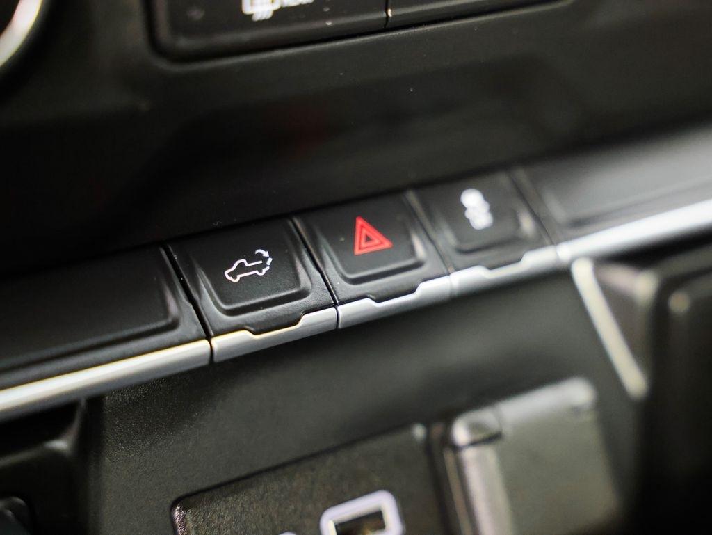 Chevrolet Silverado 2500HD 4WD Crew Cab 159" Custom 2023