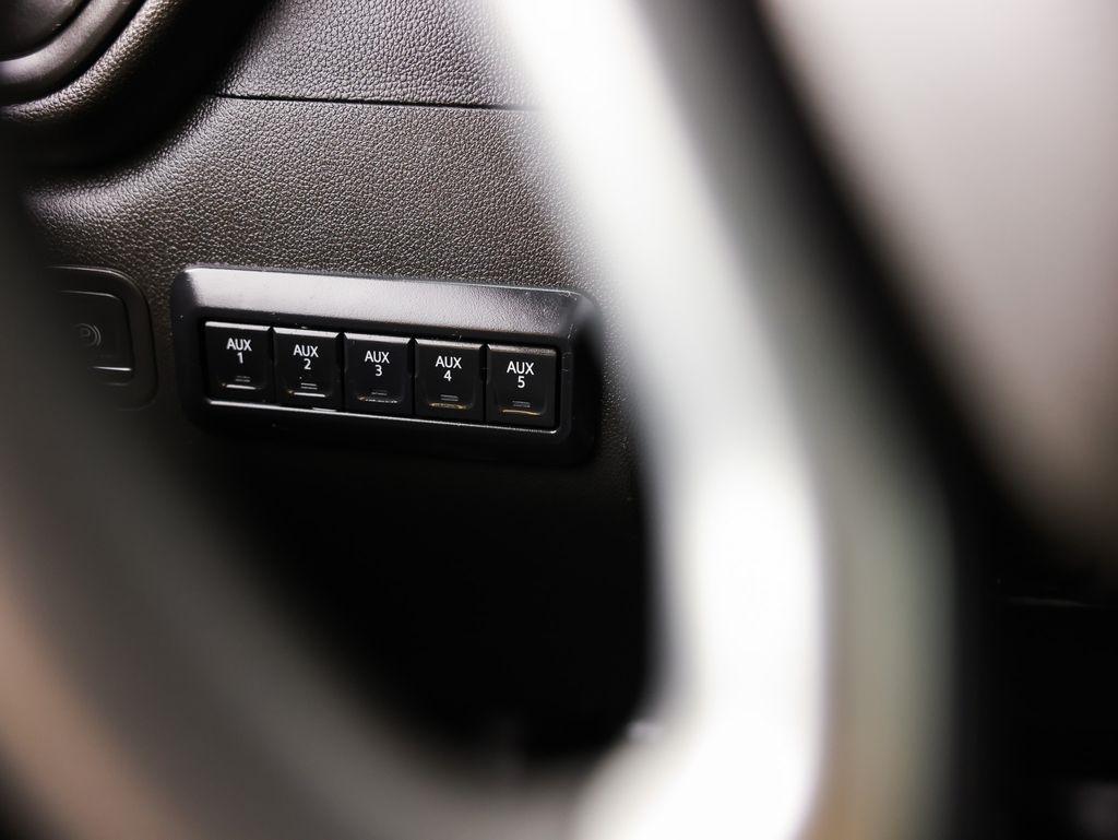 Chevrolet Silverado 2500HD 4WD Crew Cab 159" Custom 2023