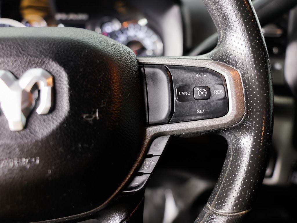 RAM 2500 Tradesman 4x4 Crew Cab 6'4" Box 2024