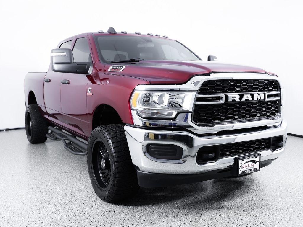 RAM 2500 Tradesman 4x4 Crew Cab 6'4" Box 2024