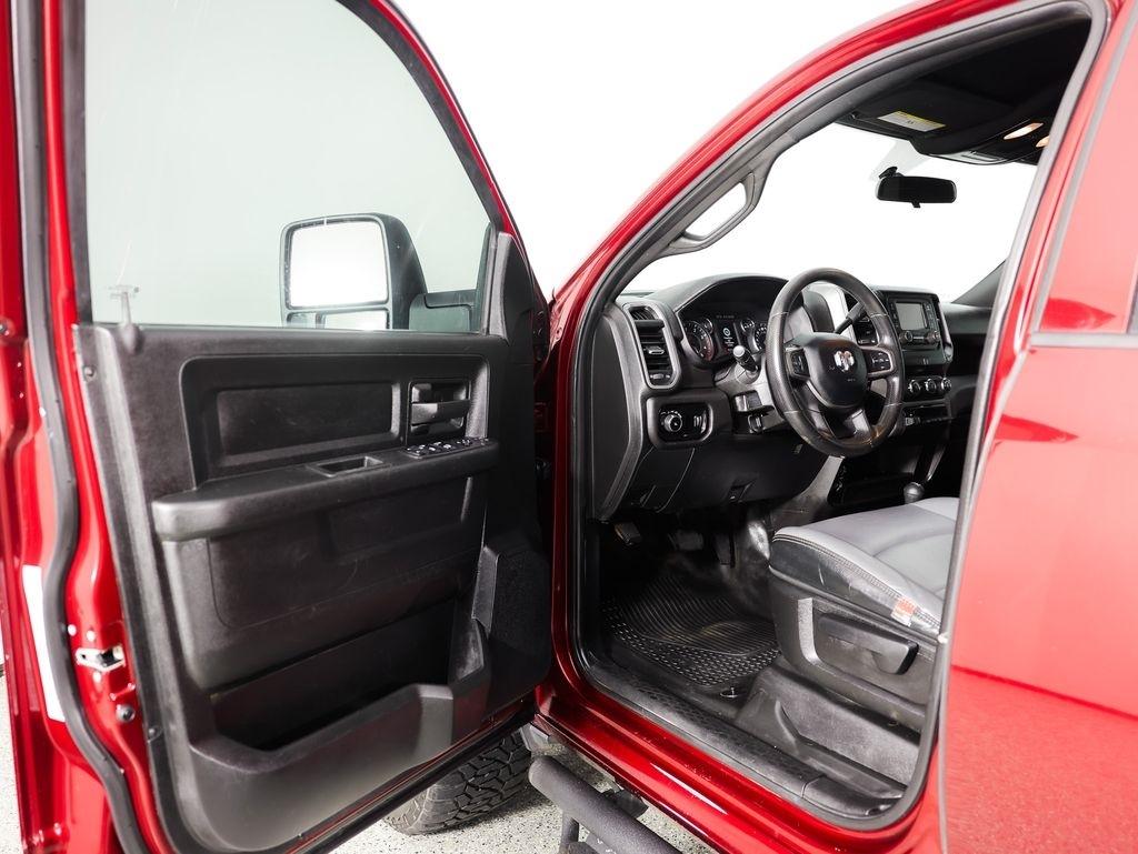 RAM 2500 Tradesman 4x4 Crew Cab 6'4" Box 2024