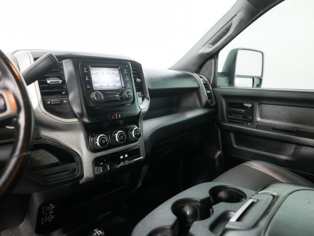 RAM 2500 Tradesman 4x4 Crew Cab 6'4" Box 2024