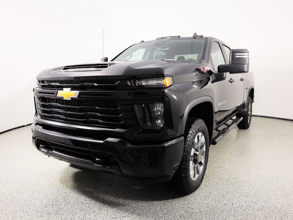 Chevrolet Silverado 2500HD 4WD Crew Cab 159" Custom 2025