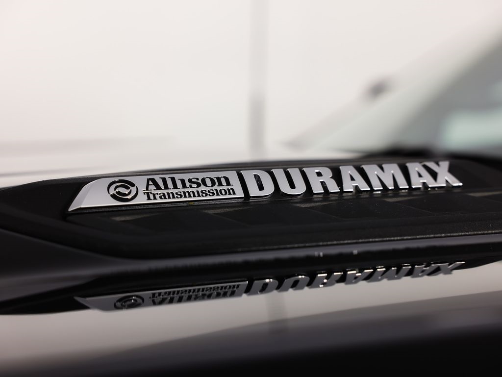 Chevrolet Silverado 2500HD 4WD Crew Cab 159" Custom 2025